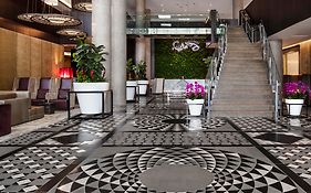 Hotel X