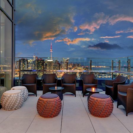 Hotel X Toronto, A Destination By Hyatt Hotel Экстерьер фото View from the rooftop terrace