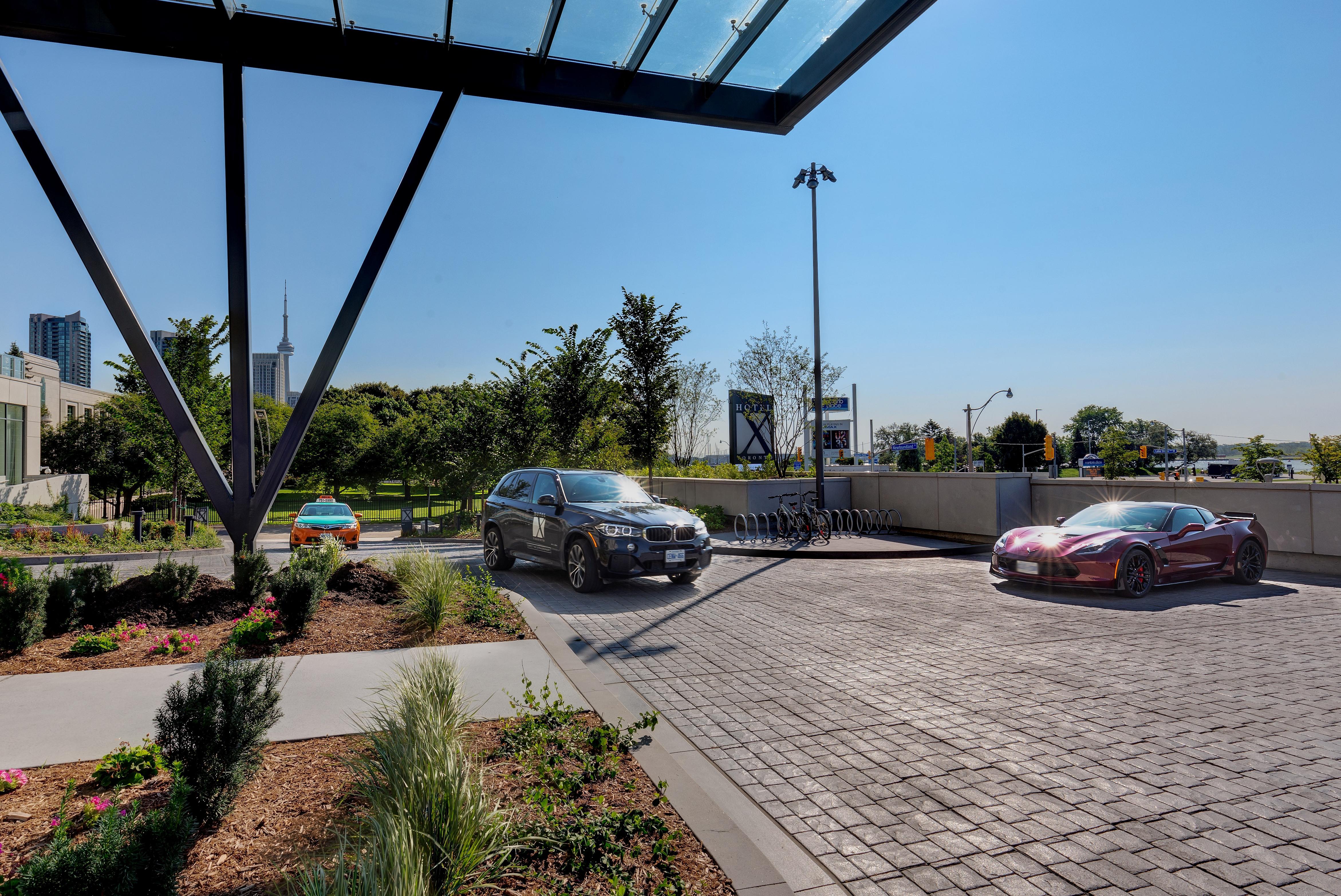 Hotel X Toronto, A Destination By Hyatt Hotel Экстерьер фото The station's parking garage